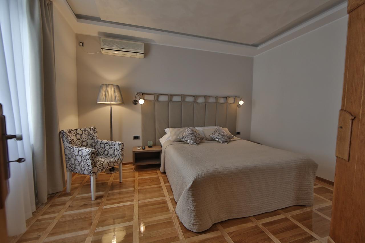Aber Apartment Belgrado Buitenkant foto
